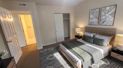 Auburndale Apartments in Louisville, KY - Foto de edificio - Building Photo