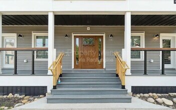 800 Douglas St NW in Grand Rapids, MI - Building Photo - Building Photo