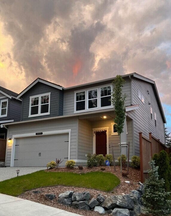 18825 13th Ave W in Lynnwood, WA - Foto de edificio