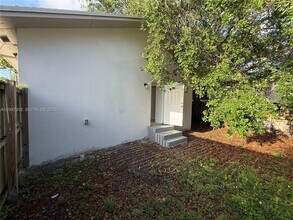 253 NW 48th St in Miami, FL - Building Photo - Building Photo