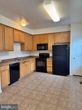 1160 Blue Bird Ln in York, PA - Building Photo - Building Photo