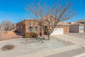 2201 Via Sonata Rd SE in Rio Rancho, NM - Building Photo - Building Photo