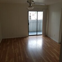 3015 Walnut Bend Ln in Houston, TX - Building Photo - Building Photo