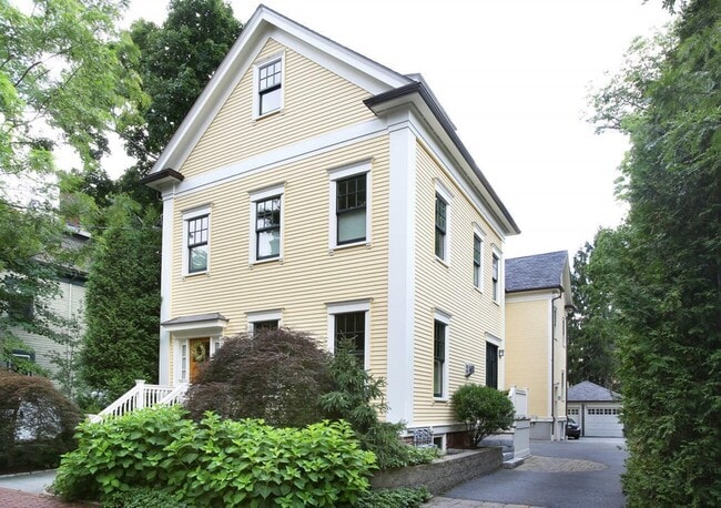 29 Avon St in Cambridge, MA - Foto de edificio - Building Photo