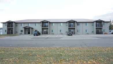 North Gate in Minot, ND - Foto de edificio - Building Photo