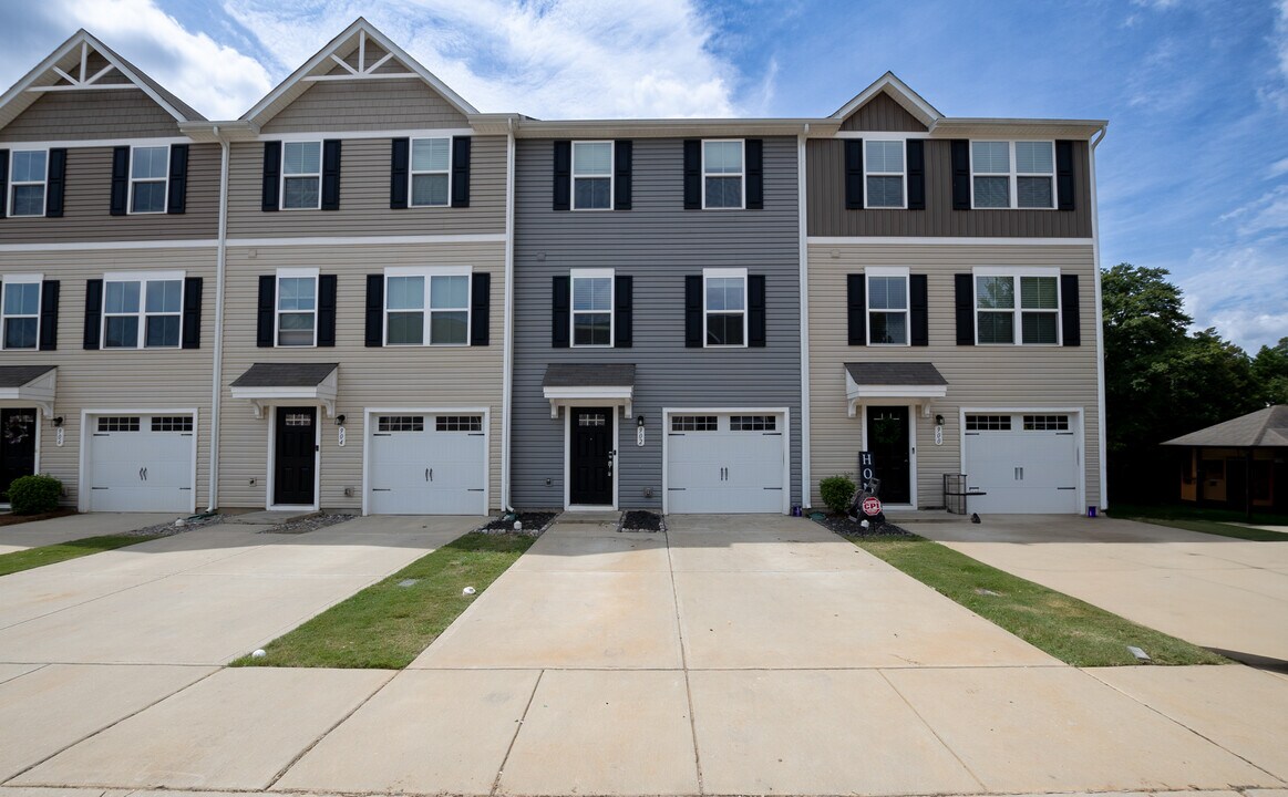 902 Taybyn Rd in Fort Mill, SC - Building Photo