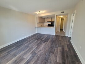 Hampton House in Columbia, SC - Building Photo