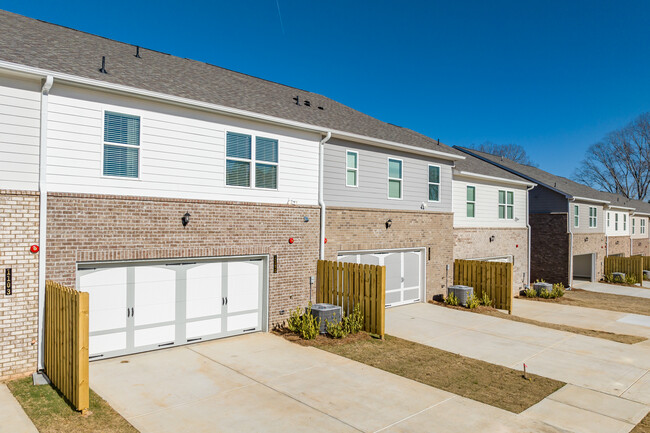 The Collection Pine Log in Conyers, GA - Foto de edificio - Building Photo