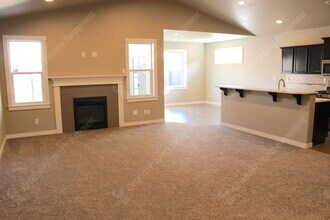 60868 SE Sweet Pea Dr in Bend, OR - Building Photo - Building Photo