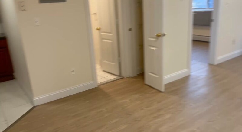 141-35 Pershing Crescent in Queens, NY - Building Photo