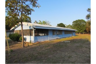 465 County Road 3181 in Cleveland, TX - Building Photo - Building Photo