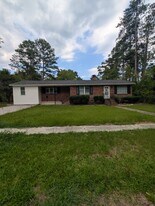 1013 Pinelane Rd in Columbia, SC - Building Photo