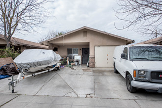 2054 S 4th St in Fresno, CA - Building Photo - Building Photo