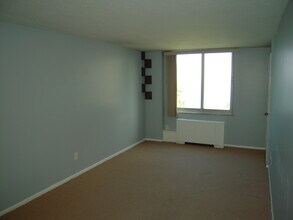 12900 Lake Ave, Unit 803 in Lakewood, OH - Building Photo - Building Photo