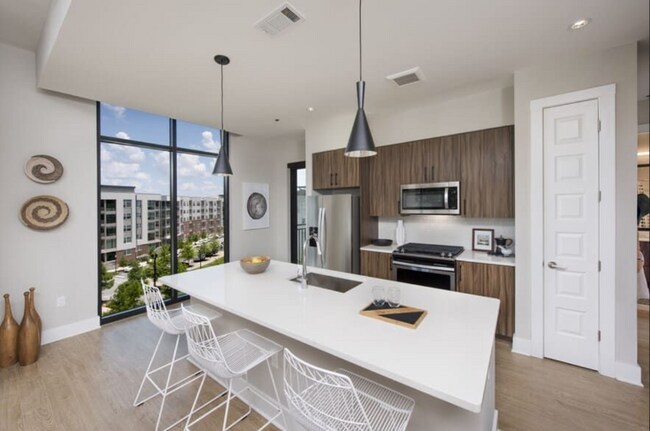 3481 Lakeside Dr NE-Unit -2-3305 in Atlanta, GA - Foto de edificio - Building Photo