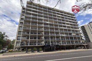 888 Logan St in Denver, CO - Building Photo