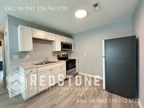 860 Sharpe Rd-Unit -C in Burlington, NC - Foto de edificio - Building Photo