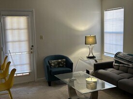 608 Spirit Ct in Virginia Beach, VA - Building Photo