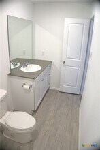 809 Riviera Ct in Seguin, TX - Building Photo - Building Photo