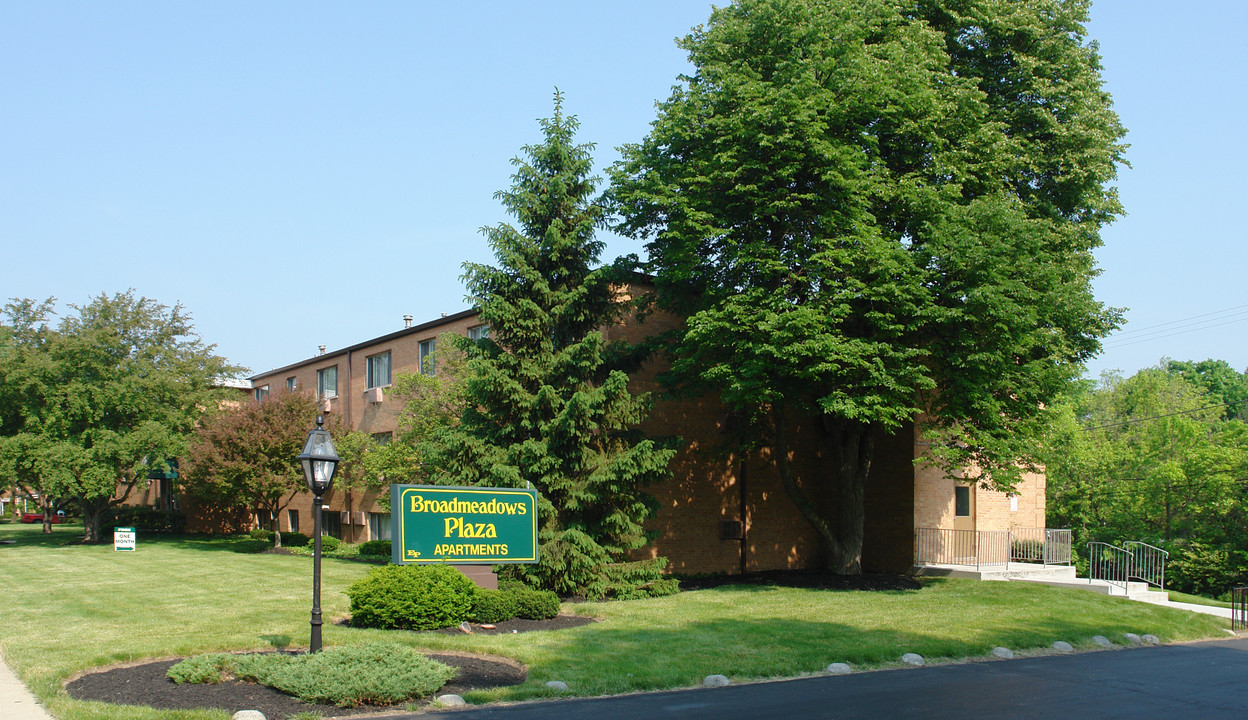 500 - BROAD MEADOWS PLAZA in Columbus, OH - Foto de edificio