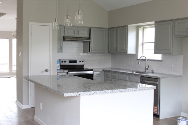 2511 Castle Pl in Stafford, TX - Building Photo - Building Photo