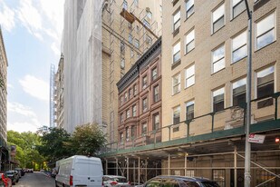 16 W 82nd St in New York, NY - Building Photo