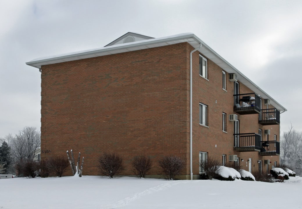 5380 Camelot Dr in Fairfield, OH - Building Photo