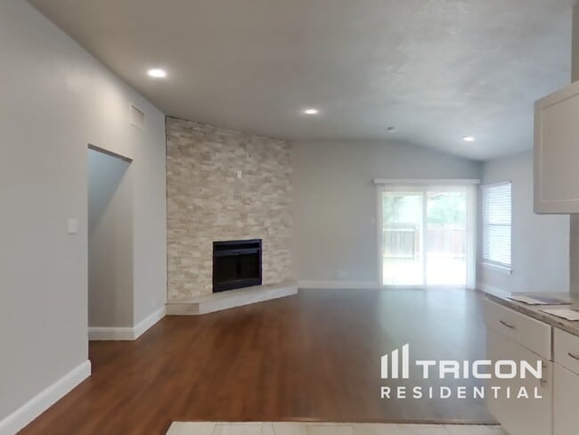 8755 Ridge Moon Dr in San Antonio, TX - Building Photo - Building Photo