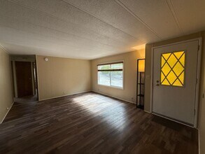 1025 Scott Terrace in Reedsport, OR - Building Photo - Building Photo