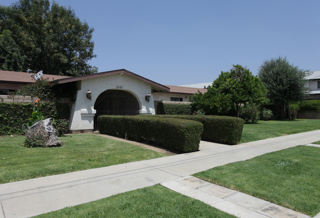 4532 Jones Ave in Riverside, CA - Foto de edificio - Building Photo