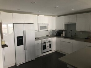 3550 Galt Ocean Dr, Unit Apt 1109 in Fort Lauderdale, FL - Foto de edificio - Building Photo