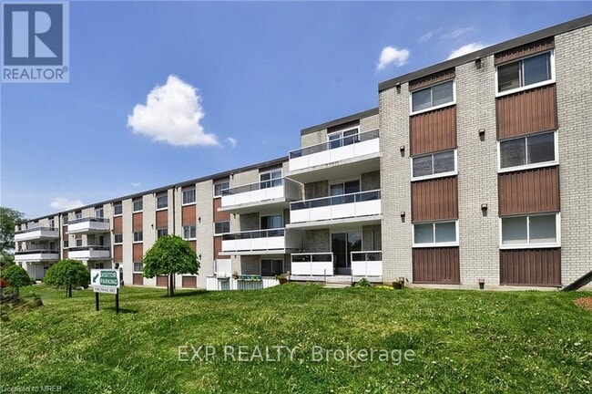 property at 71-271 Vanier Dr