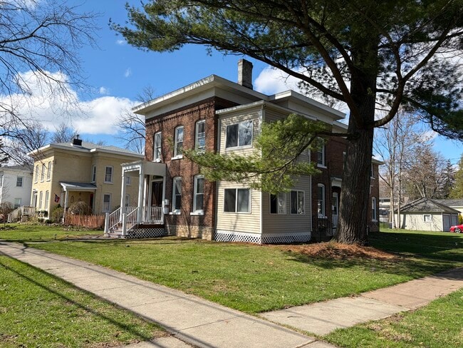 500 2nd St, Unit 500 Front, Unit 500 Front