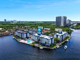 16558 NE 26th Ave in North Miami Beach, FL - Building Photo