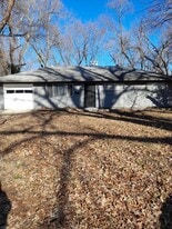 8406 E 114th Terrace in Kansas City, MO - Building Photo