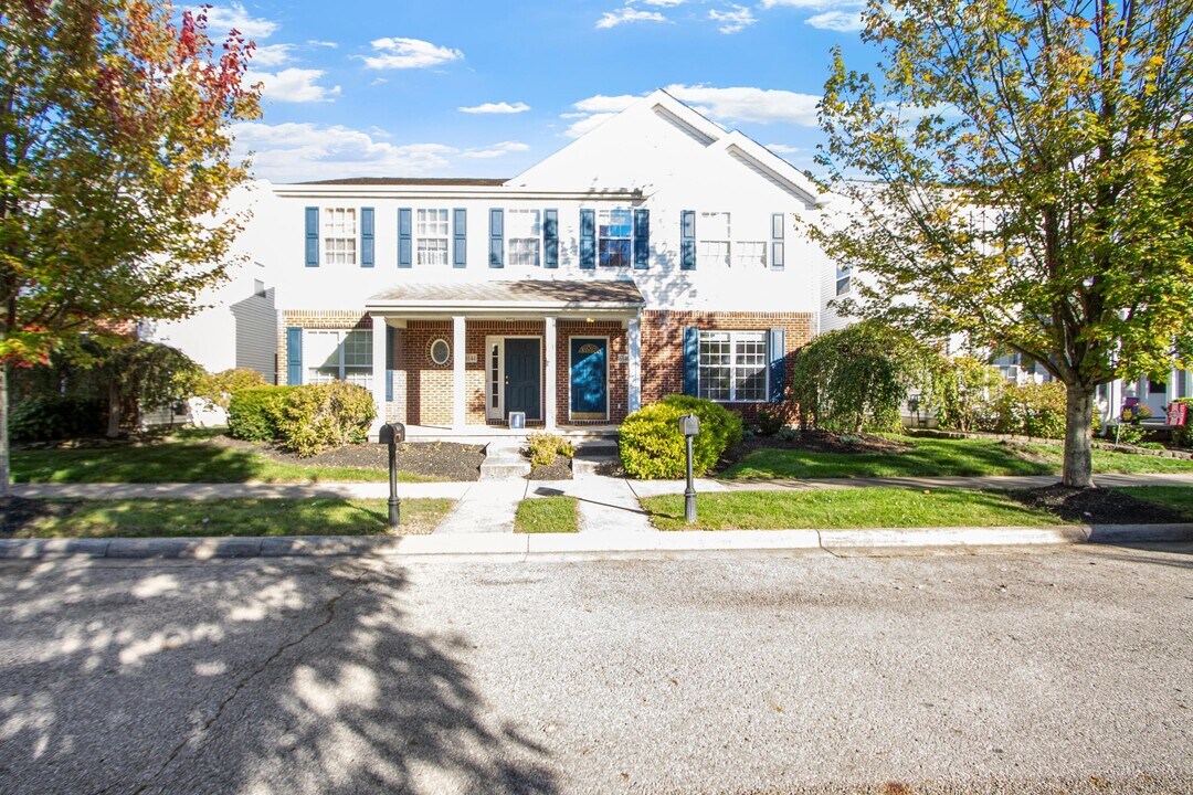 6140 Ashtead Dr in New Albany, OH - Building Photo