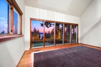 1248 Chuckanut Crest Ln in Bellingham, WA - Building Photo - Building Photo