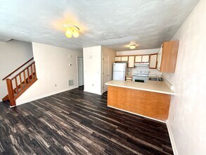 302-864 Sheliah Ct in Blacksburg, VA - Building Photo - Building Photo