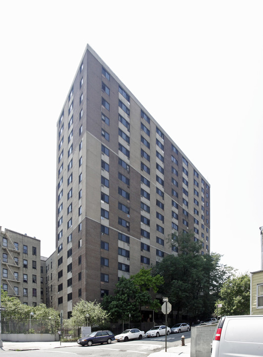 Jonas Bronck Housing in Bronx, NY - Building Photo