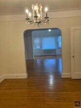325 E 238th St in Bronx, NY - Building Photo - Building Photo