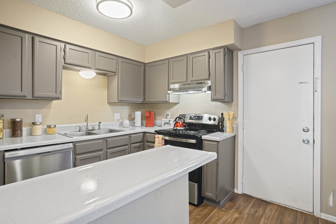Diamond Crest Townhomes in Norman, OK - Foto de edificio