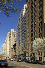 45 E 72nd St in New York, NY - Building Photo - Building Photo