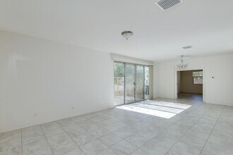 3411 W Hayduk Rd in Phoenix, AZ - Building Photo - Building Photo