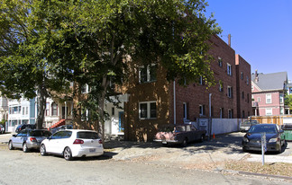 674 10th St Apartments