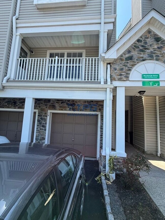 19 Newburgh Dr