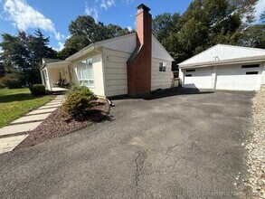 6 Cedar Terrace in Monroe, CT - Building Photo - Building Photo