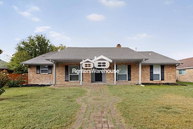 2009 Cross Bend Rd in Plano, TX - Foto de edificio - Building Photo