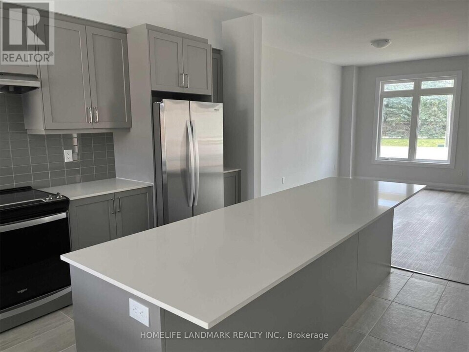 77 Seguin St in Richmond Hill, ON - Building Photo