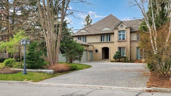 90 Humberview Dr in Vaughan, ON - Building Photo