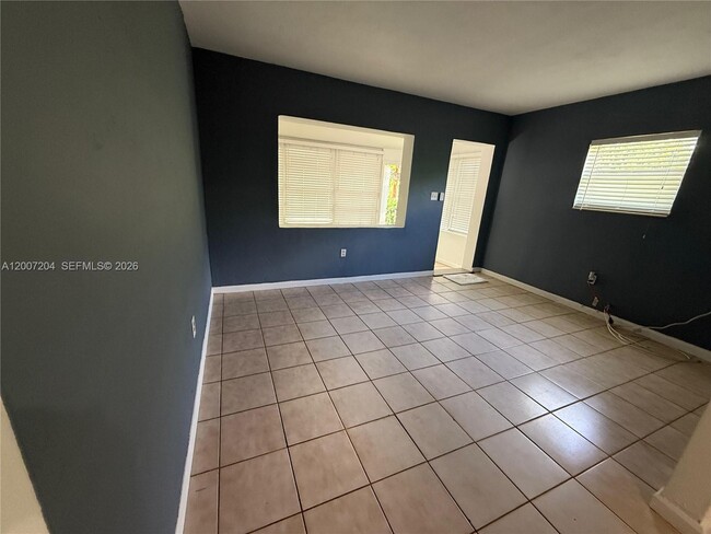 2483 SW 11th St in Miami, FL - Building Photo - Building Photo